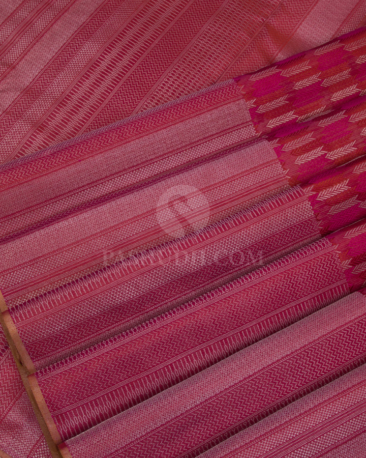 Pink Shot Orange Kanjivaram Silk saree - D521(B) - View 3
