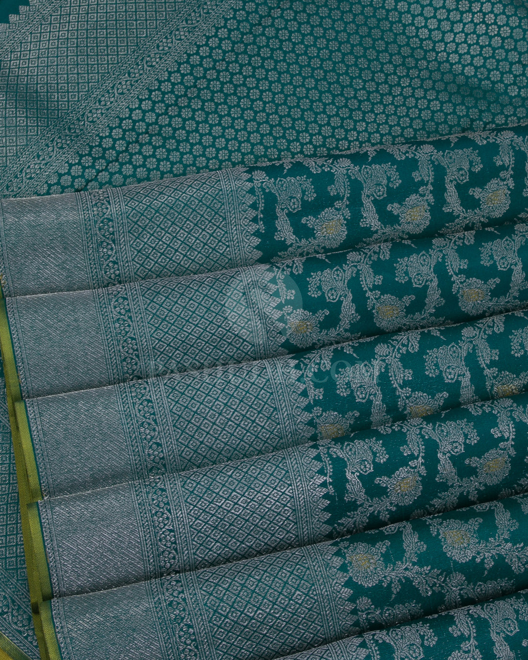 Pine Green And Olive Green Kanjivaram Silk Saree - DJ310(A) - View 3