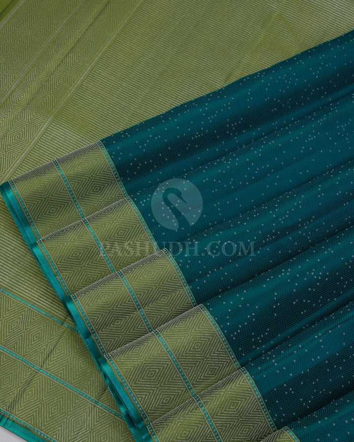 Pine Green and Pear Green Kanjivaram Silk Saree - DJ275(A) - View 3