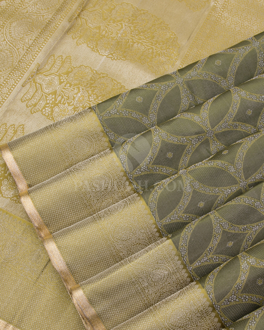 Pure Green & Olive Green Kanjivaram Silk Saree - D500(B) - View 3