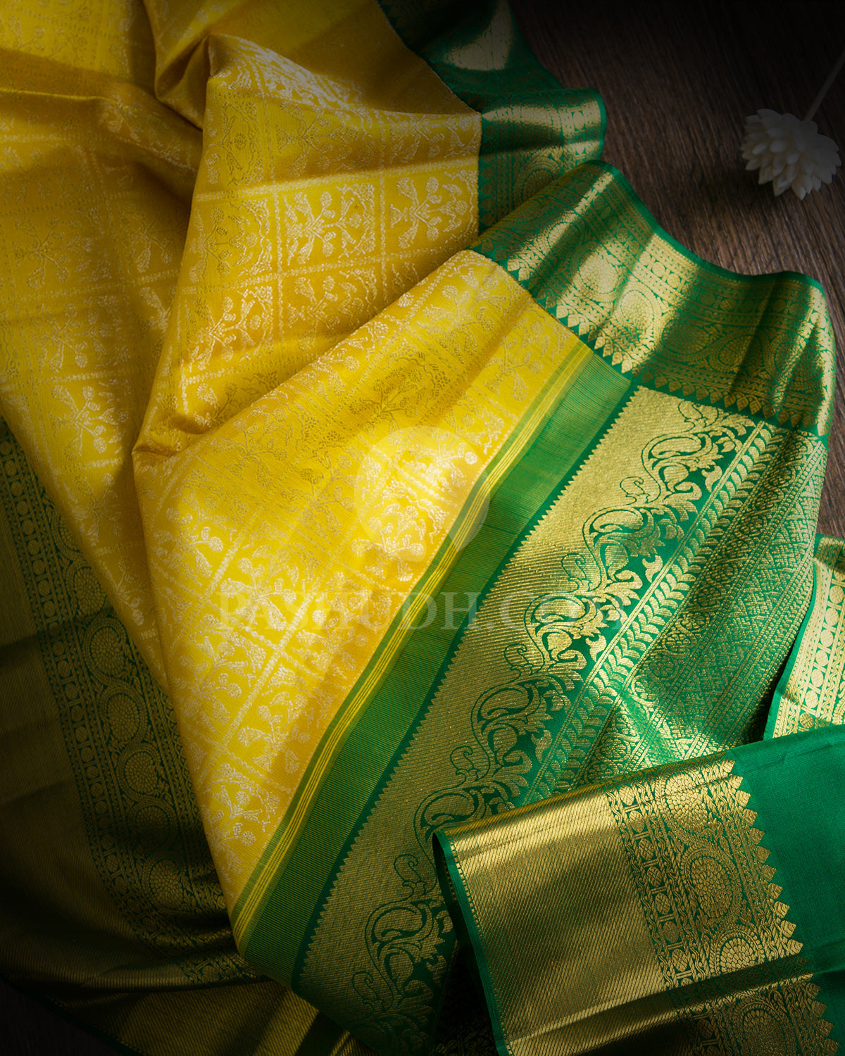 Yellow on sale muhurtham saree