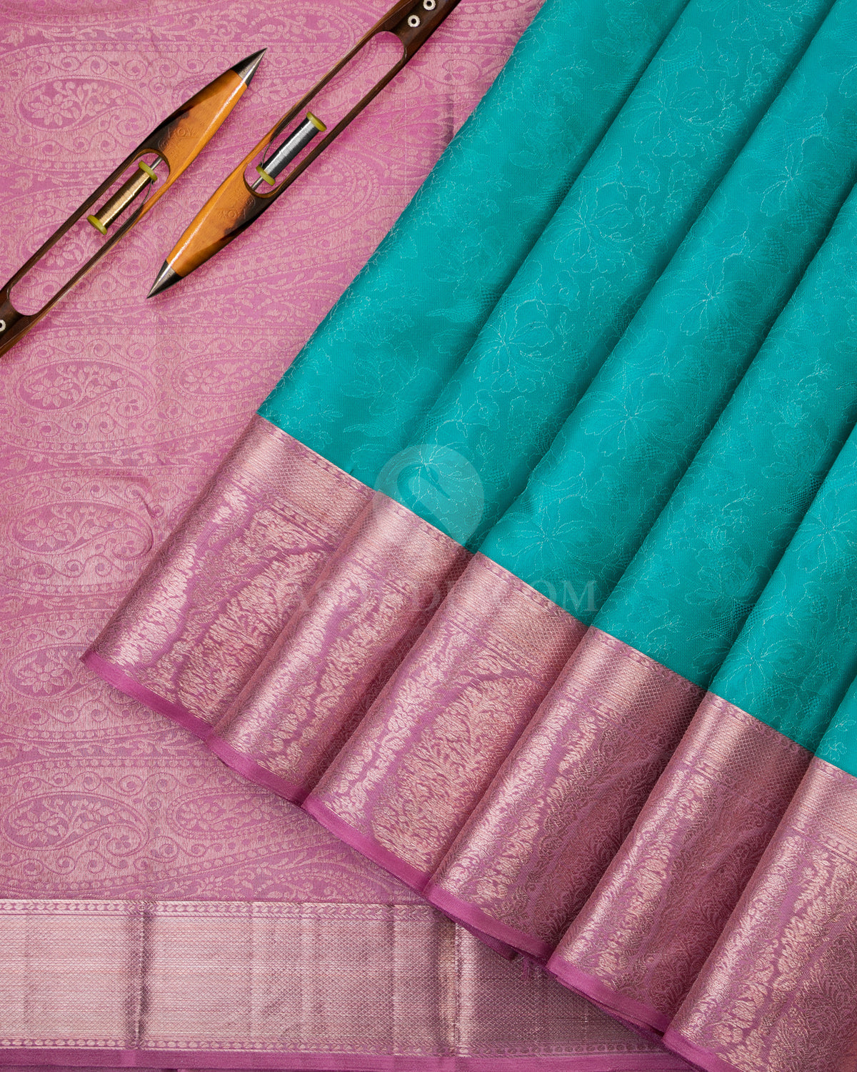 Turquoise and Pink Kanjivaram Silk Saree - DT194 - View 2