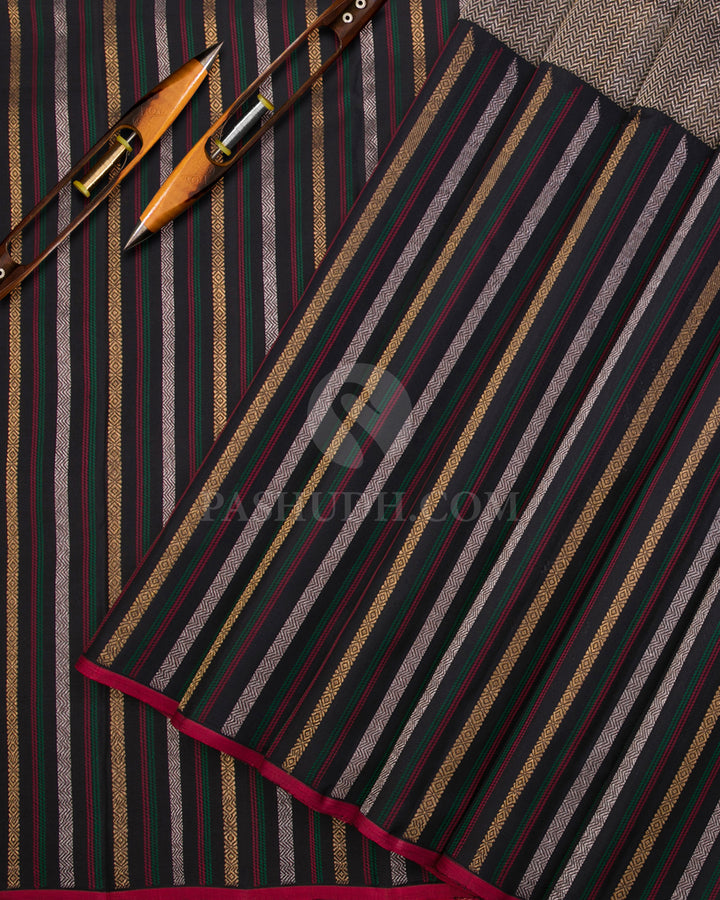 Black & Red Kanjivaram Silk Saree - S1057(A) - View 2