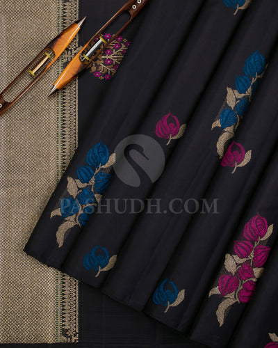 Black Borderless Kanjivaram Silk Saree -S1025(C)