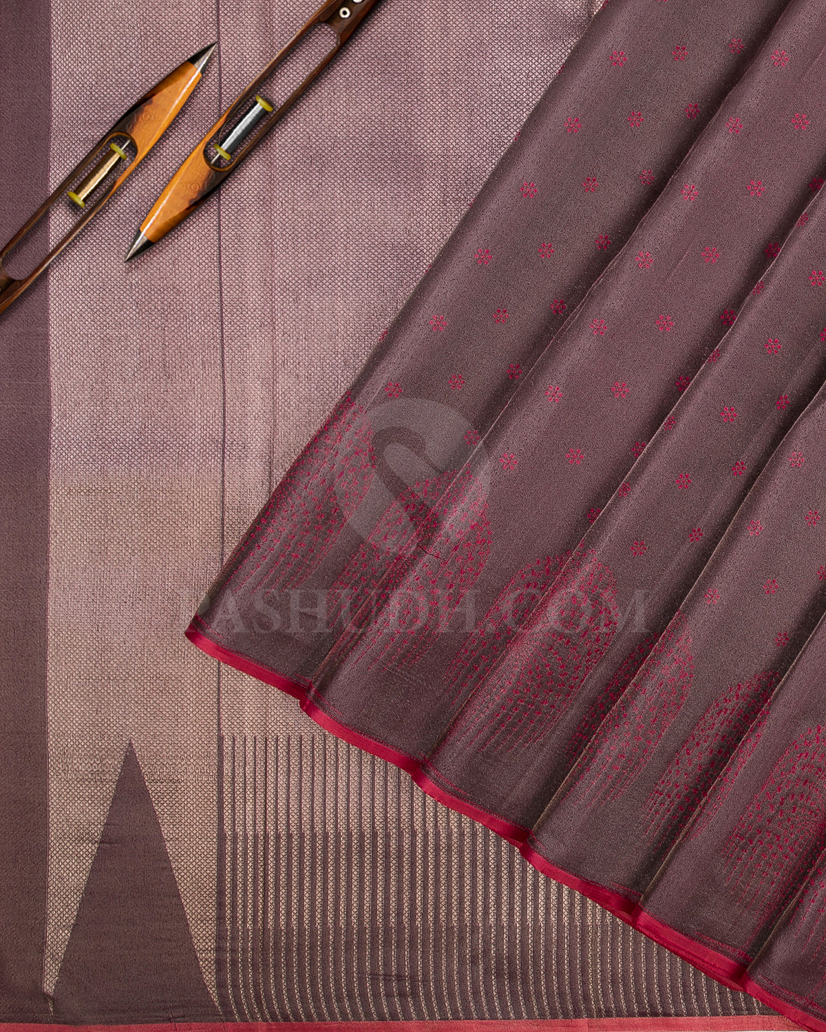 Brown And Rust Red Borderless Kanjivaram Silk Saree - D544(B)