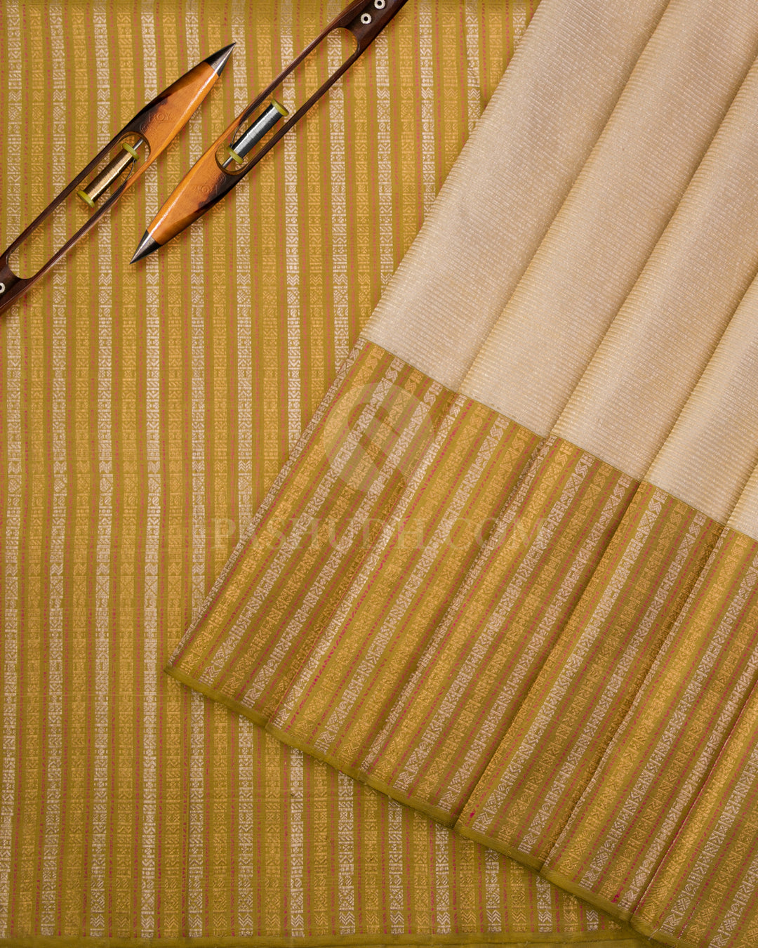 Cream/ Ivory & Mehendi Green Kanjivaram Silk Saree - S1039(A) - View 2