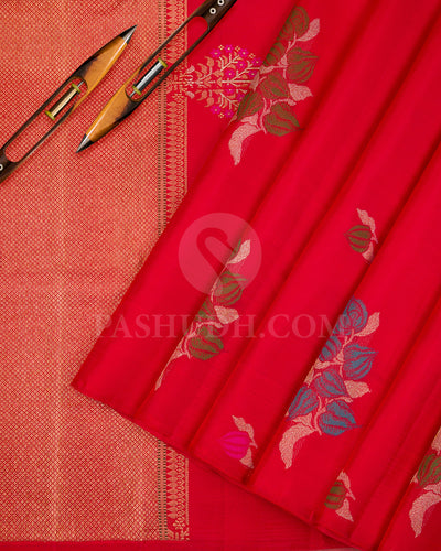 Red Borderless Kanjivaram Silk Saree - S1025(B) - View 2
