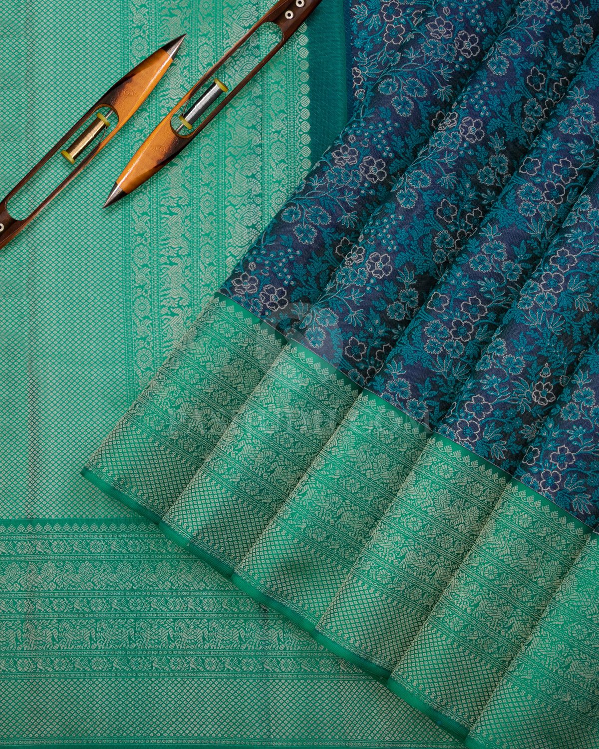 Indigo Blue & emerald Green No Zari Kanjivaram Silk Saree - D506(A) - View 1