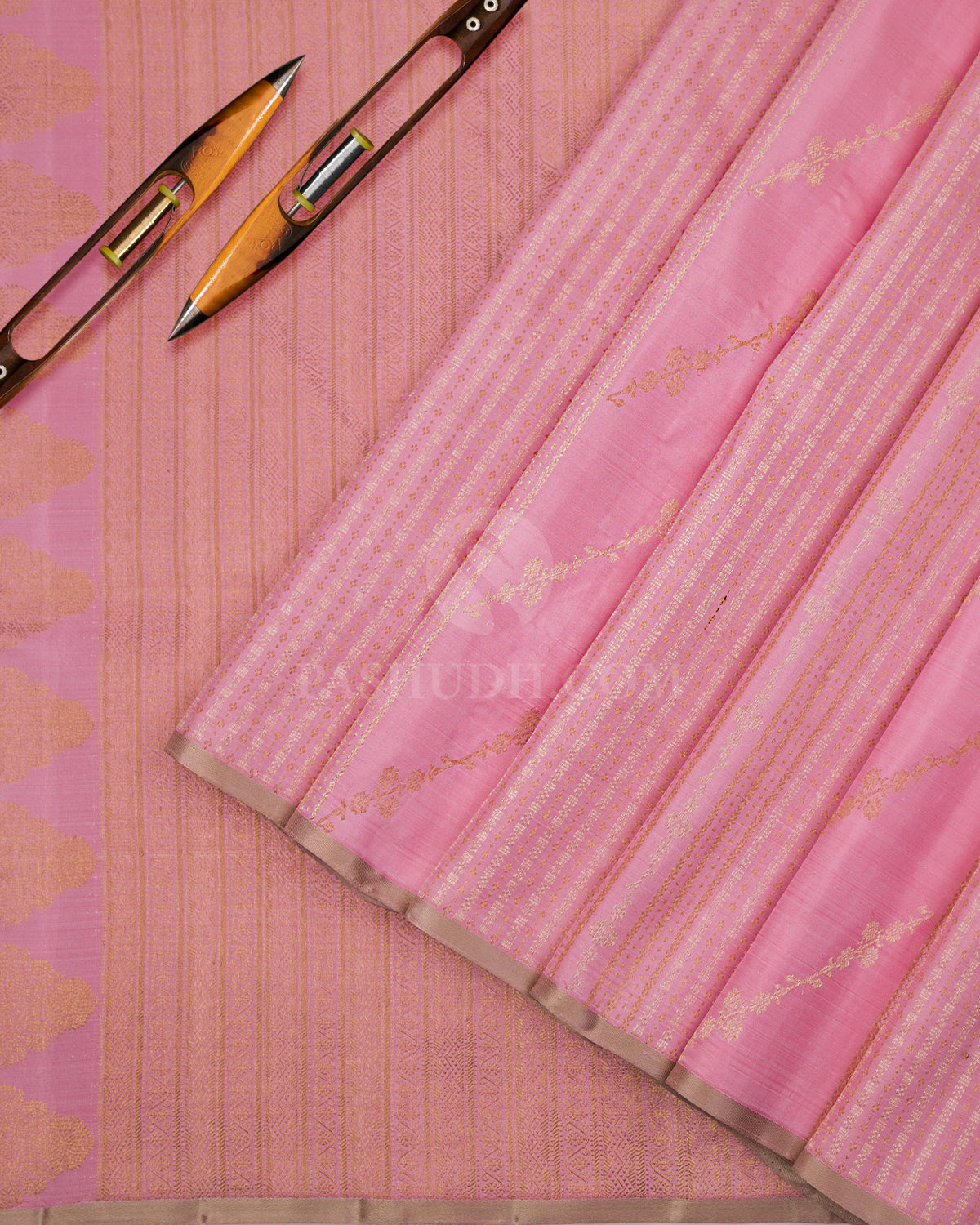 Baby Pink & Grey Kanjivaram Silk Borderless Saree  - S807 - View 3