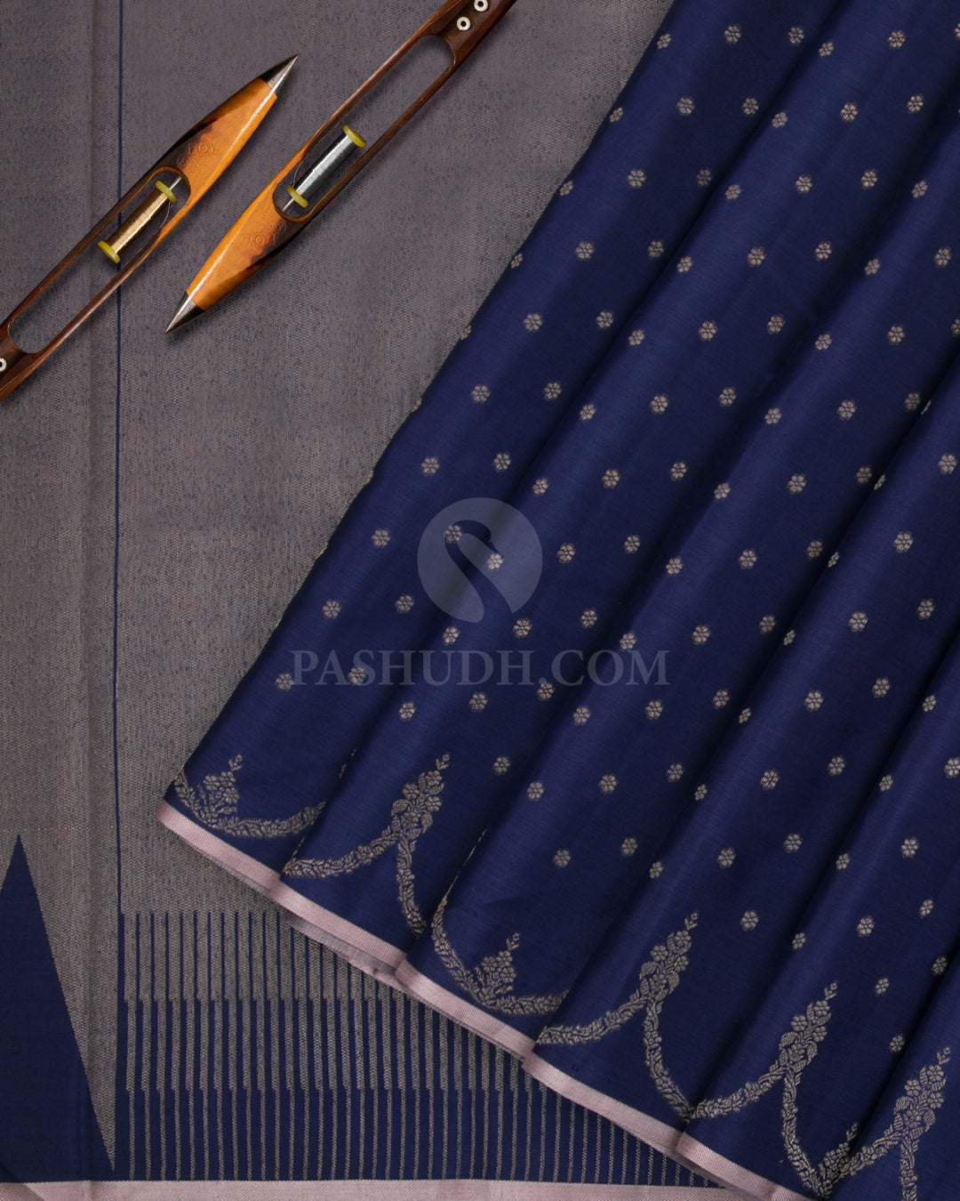 Navy Blue Borderless Kanjivaram Silk Saree - DJ211 - View 1