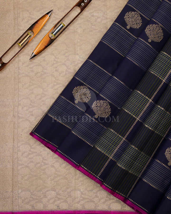 Deep Violet and Cream Borderless Kanjivaram Silk Saree - S729 - View 3