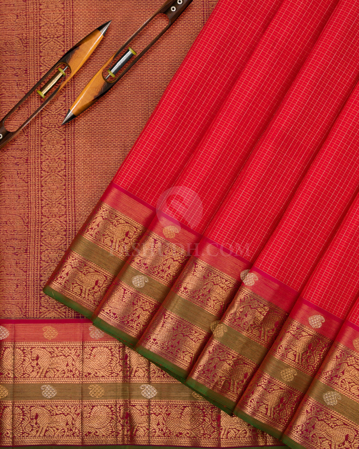 Red and Arakku Kanjivaram Silk Saree - S777 - View 3