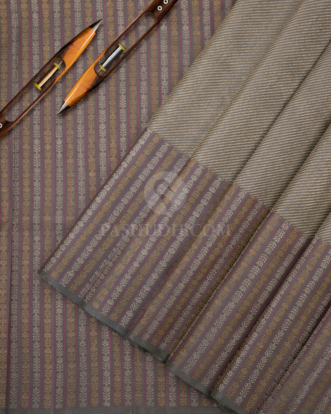 Grey Kanjivaram Silk Saree - S768 -  vIEW3 