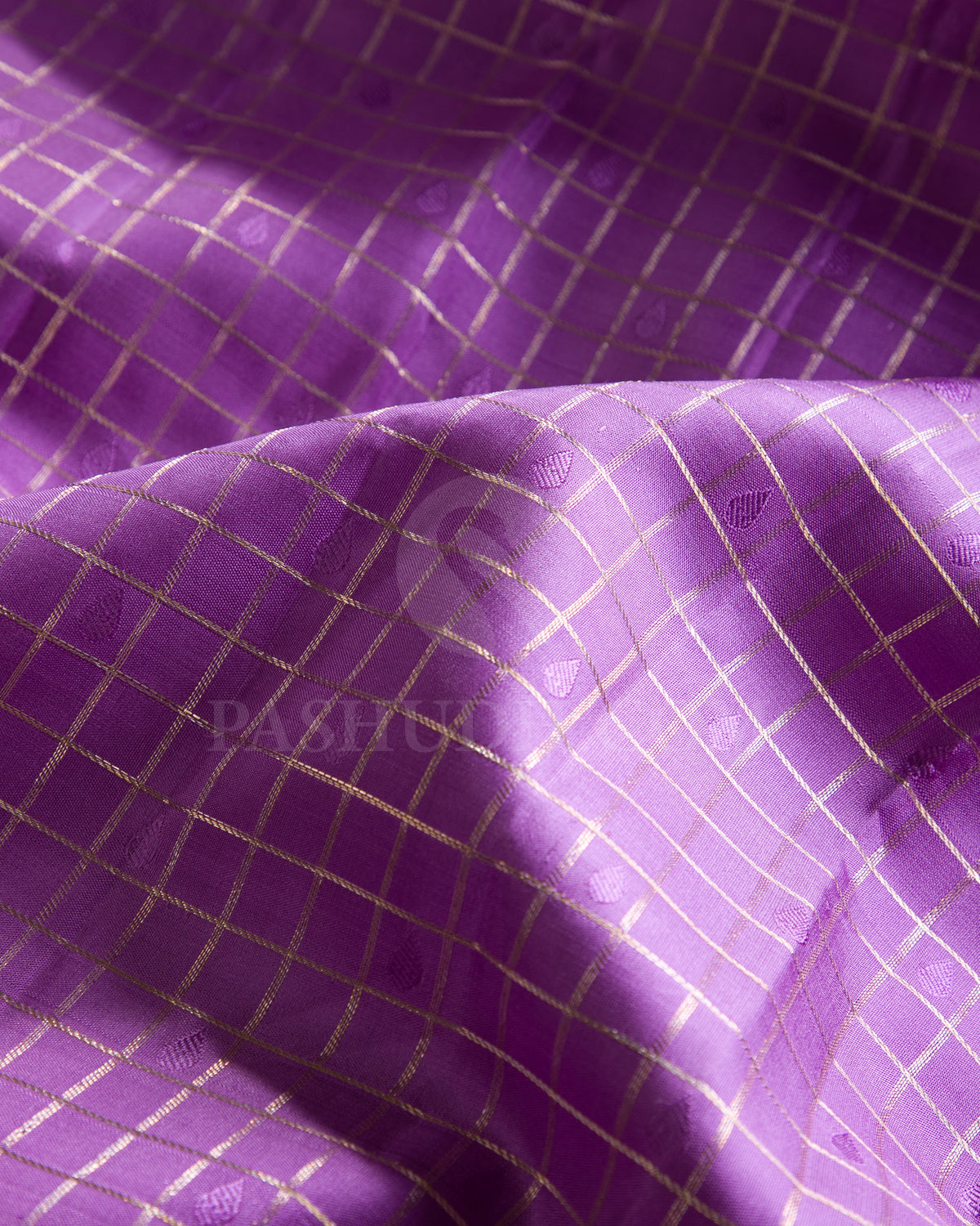 Lavender And Cream Traditional Kanjivaram Silk Sare - SVJ17