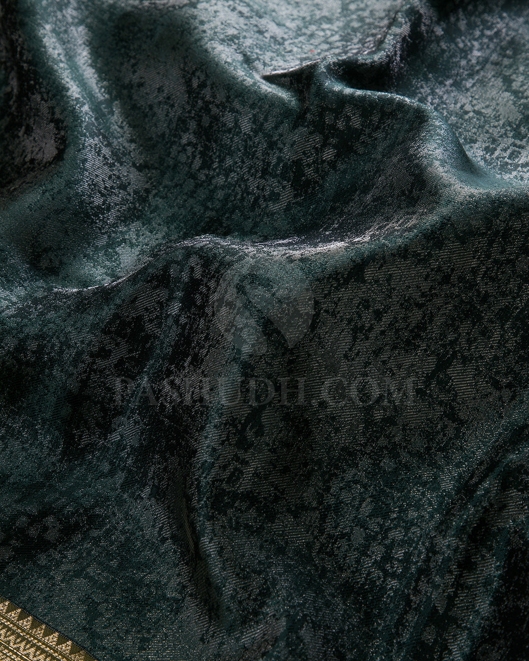 Pine Green And Mehendi Green Kanjivaram Silk Saree - D547(E)