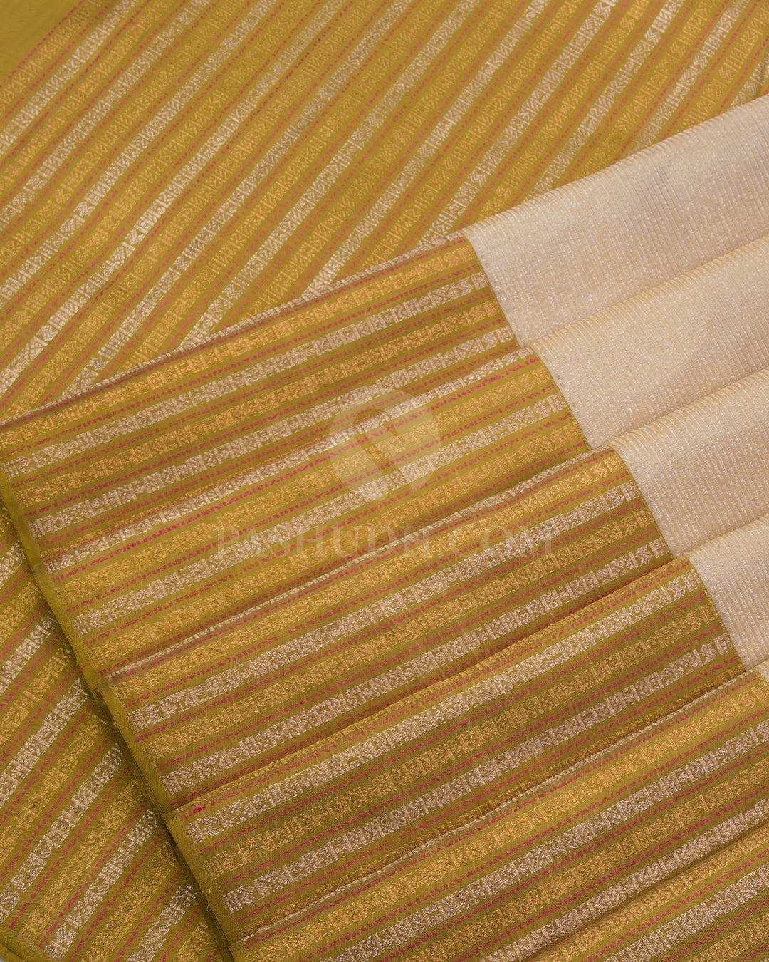 Cream/ Ivory & Mehendi Green Kanjivaram Silk Saree - S1039(A) - View 4