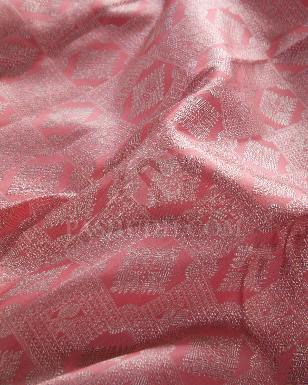 Peachy Pink And Dark Lavender Borderless Kanjivaram Silk Saree - SVJ74