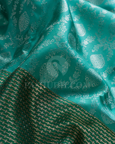 Mild Turquoise Blue And Green Kanjivaram Silk Saree - DT260(D)