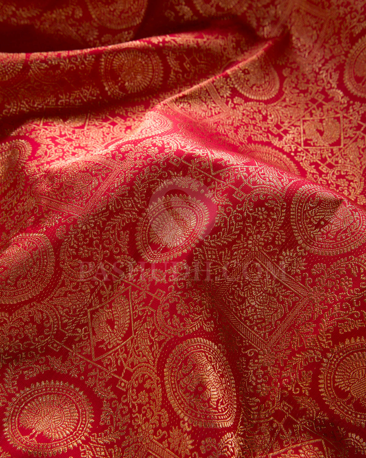 Red And Off White Kanjivaram Silk Saree - S1303( C )