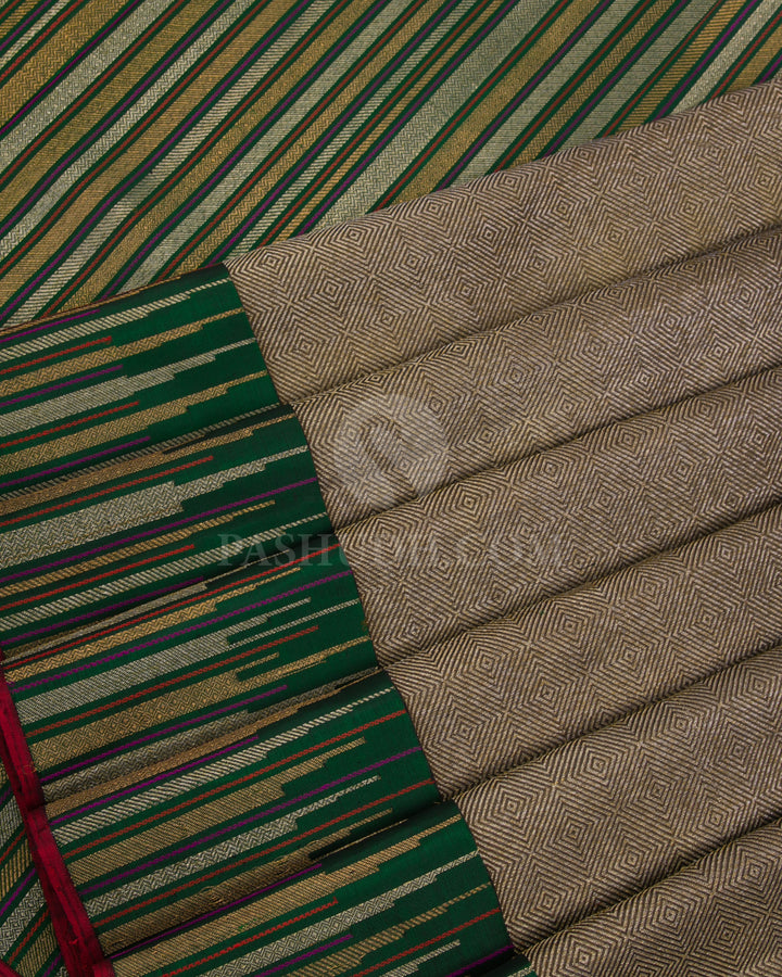 Mehendi Green & Forest Green Kanjivaram Silk Saree - S1033(B) - View 4
