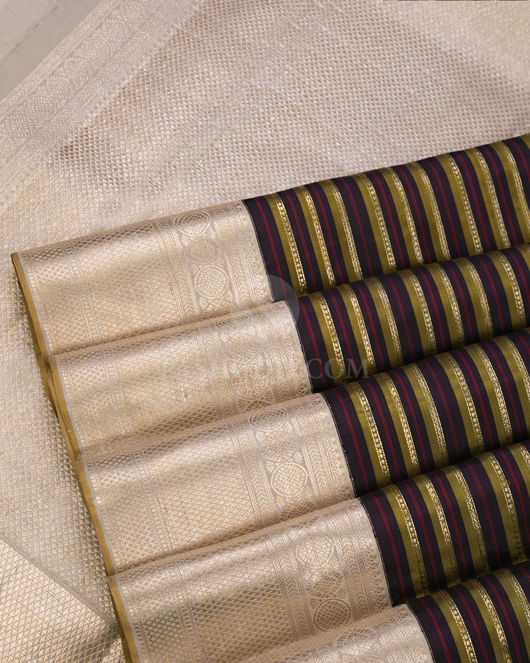 Navy Blue, Mehendi Green & Greige Kanjivaram Silk Saree - S880 - View 5\