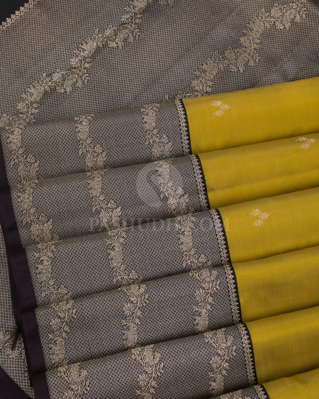 Mehandi Green And Black Kanjivaram Silk Saree - S1147(A) - View 4