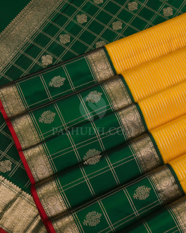 Mango Yellow & Dark Green Kanjivaram Silk saree - S1078(A) - View 4