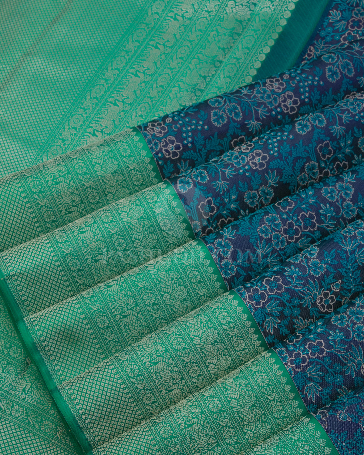 Indigo Blue & emerald Green No Zari Kanjivaram Silk Saree - D506(A) - View 3