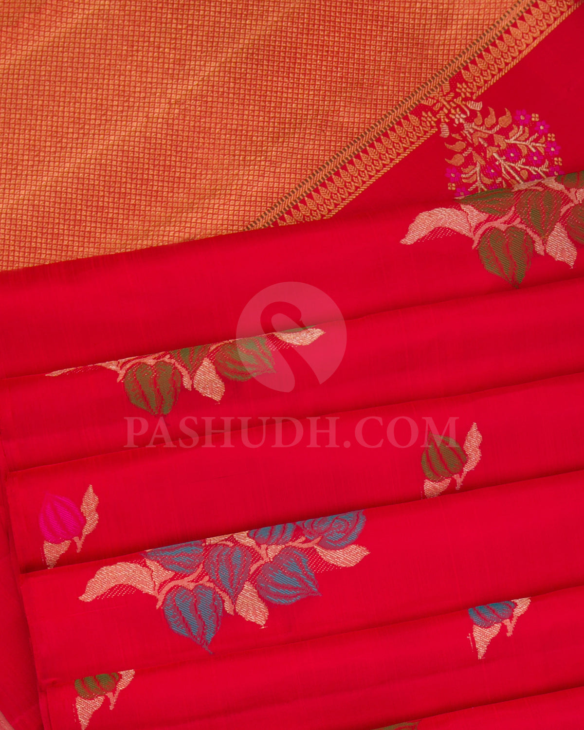 Red Borderless Kanjivaram Silk Saree - S1025(B) - View 4