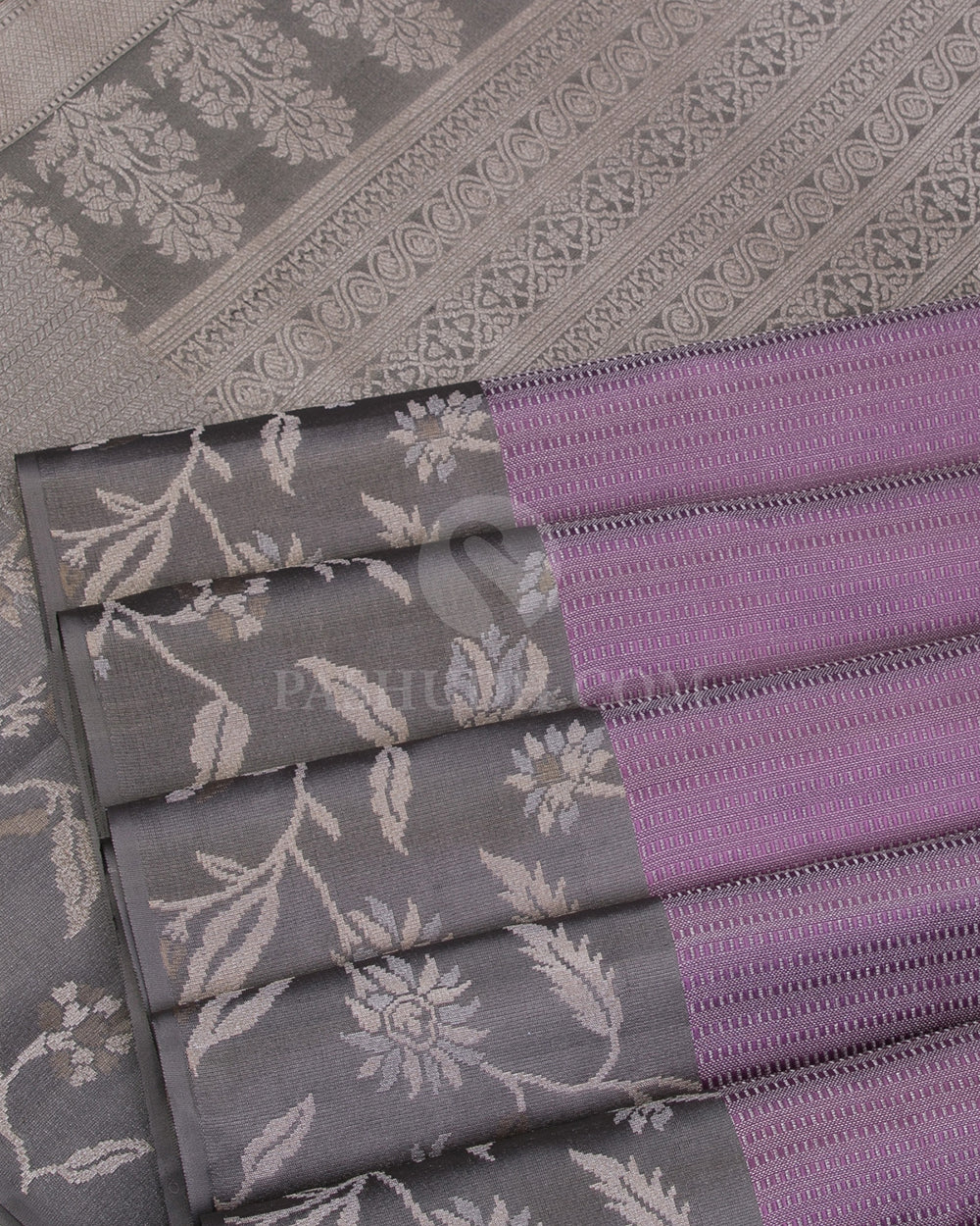 Lavender And Dark Grey Kanjivaram Silk Saree - DT271(A) - View 3