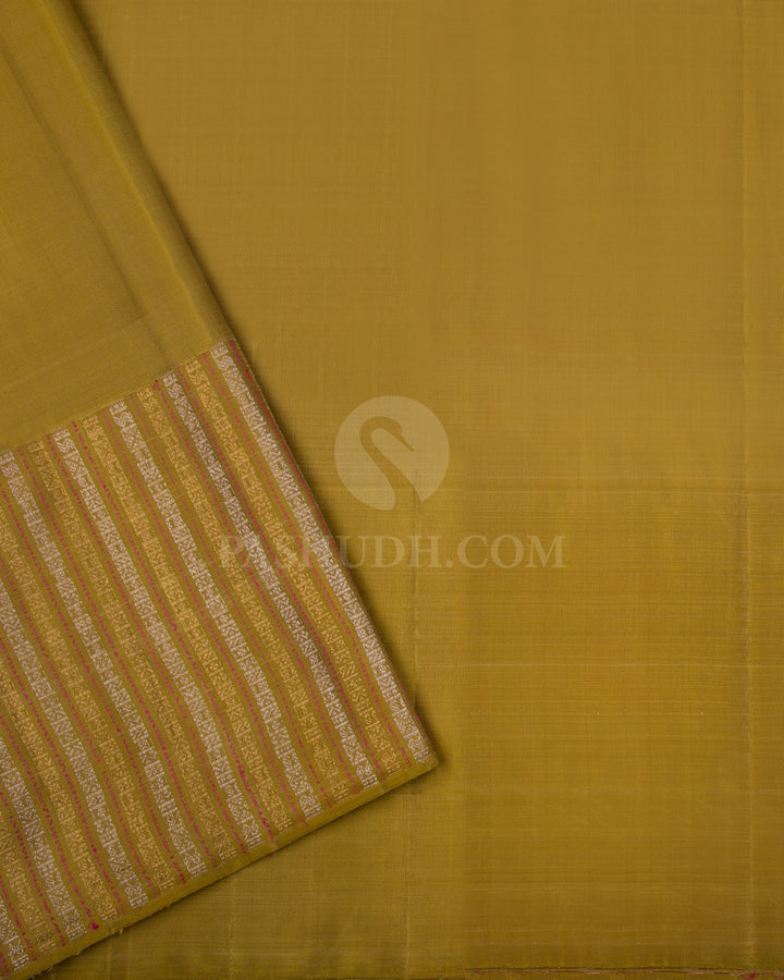 Cream/ Ivory & Mehendi Green Kanjivaram Silk Saree - S1039(A) - View 3