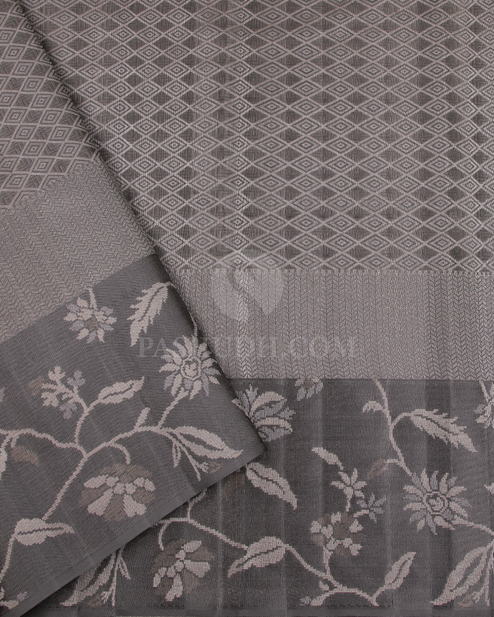 Lavender And Dark Grey Kanjivaram Silk Saree - DT271(A) - View 2