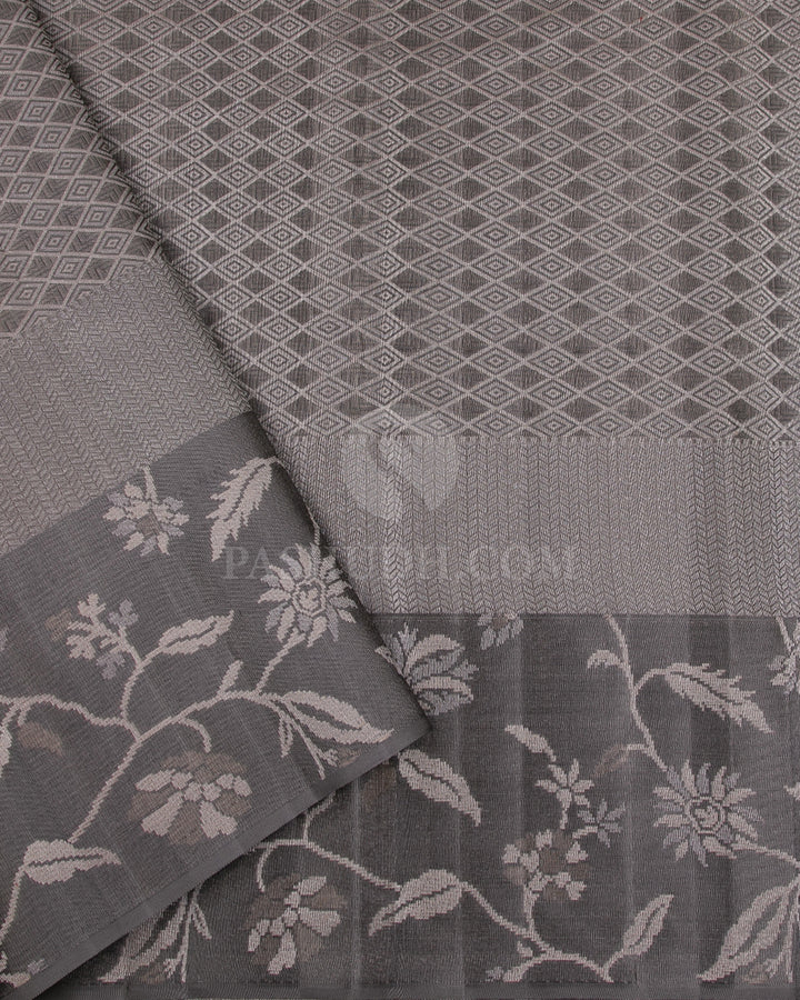 Lavender And Dark Grey Kanjivaram Silk Saree - DT271(A) - View 2