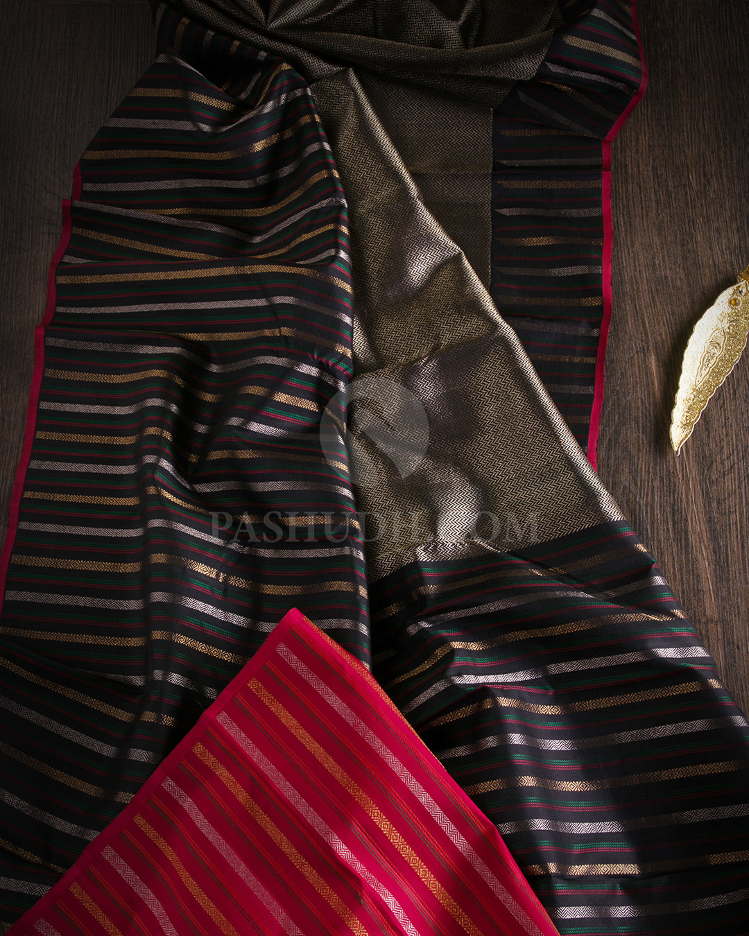 Black & Red Kanjivaram Silk Saree - S1057(A) - View 1