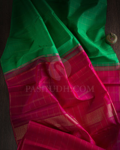 Parrot Green And Rani Pink Borderless Traditional Kanjivaram Silk Saree - K20