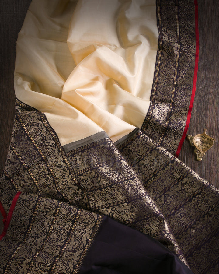 Cream And Deep Aubergine Kanjivaram Silk Saree - S1292(A)