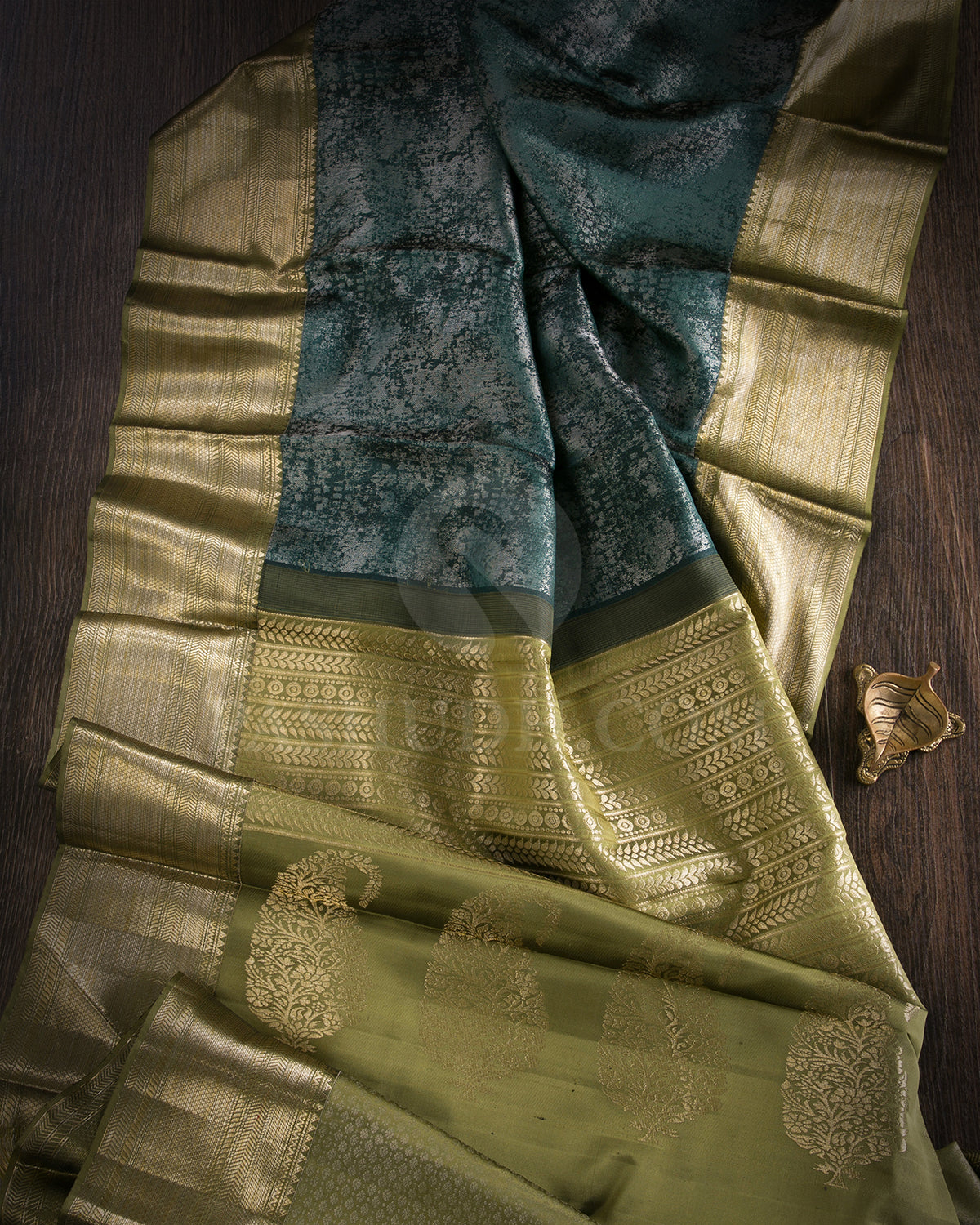 Pine Green And Mehendi Green Kanjivaram Silk Saree - D547(E)