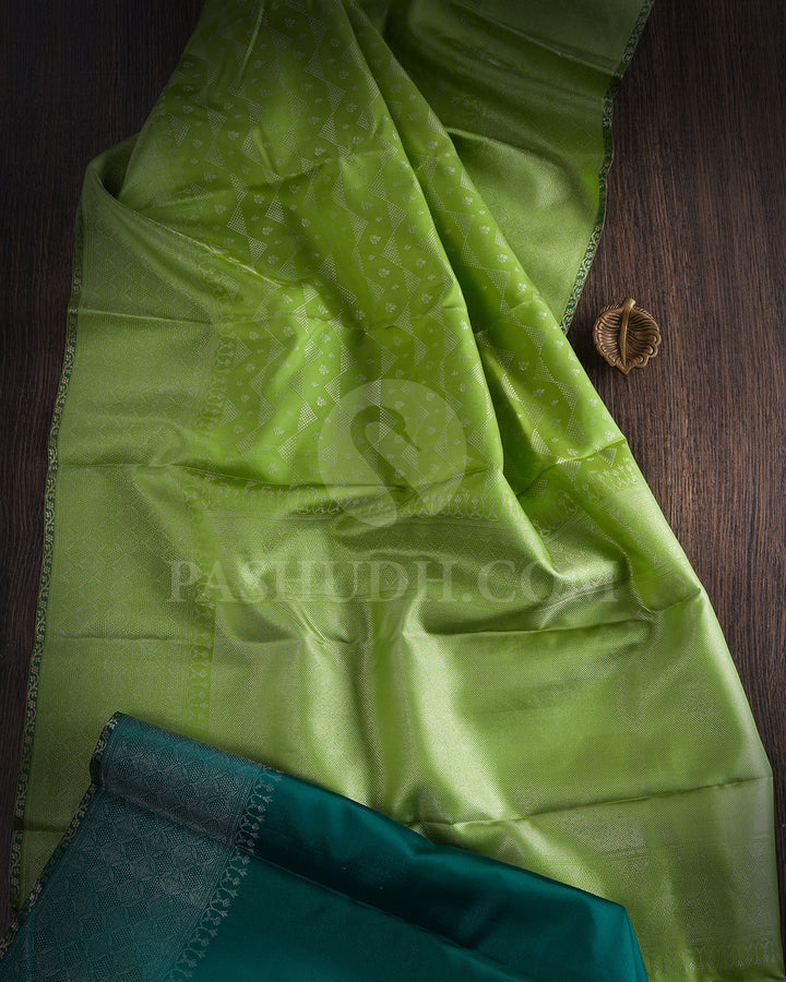 Parrot Green Kanjivaram Silk Saree - DT298(A)