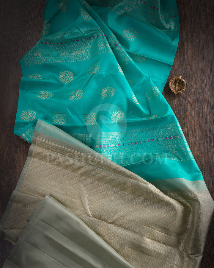 Cyan Borderless Kanjivaram Silk Saree - BKF1