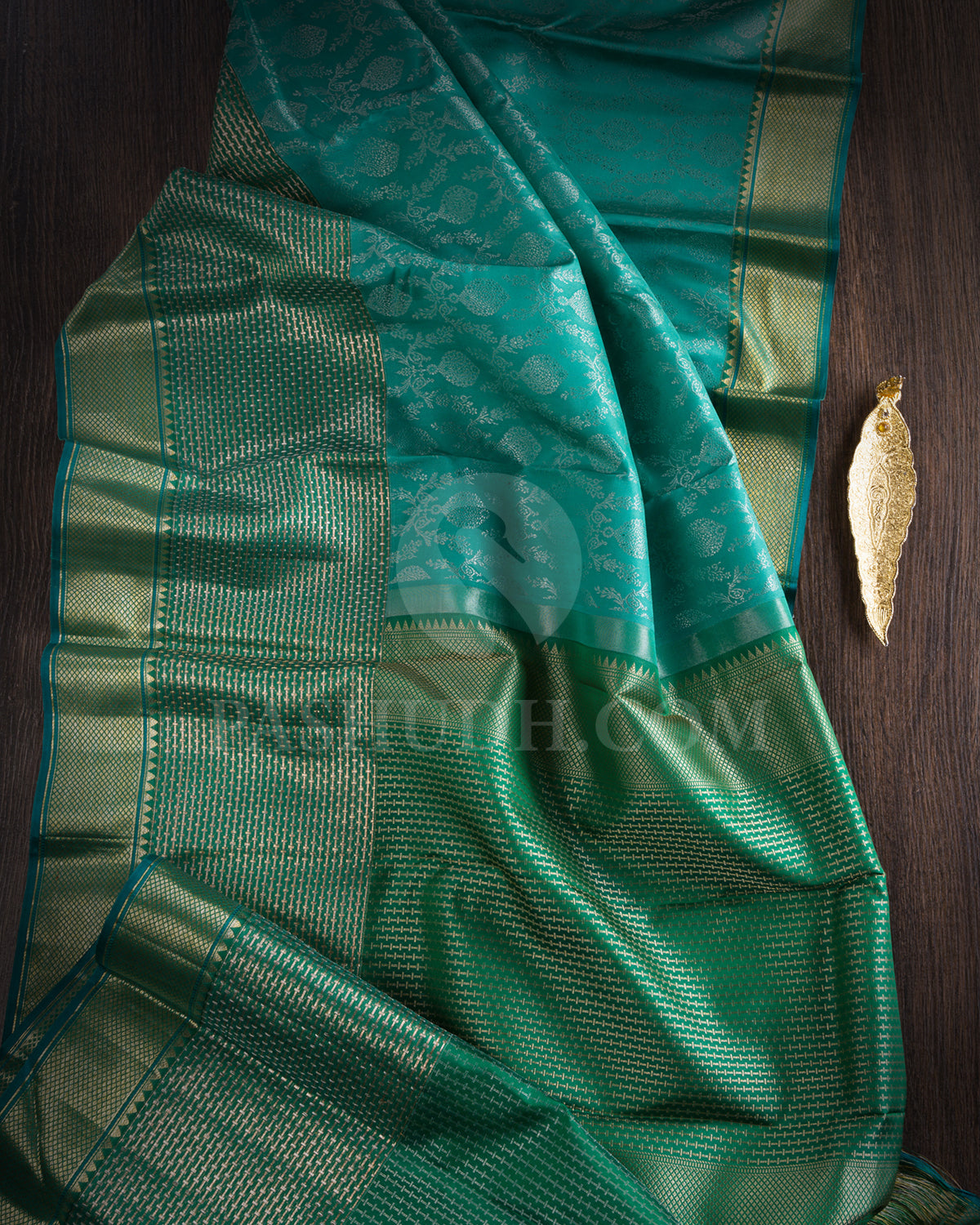 Mild Turquoise Blue And Green Kanjivaram Silk Saree - DT260(D)