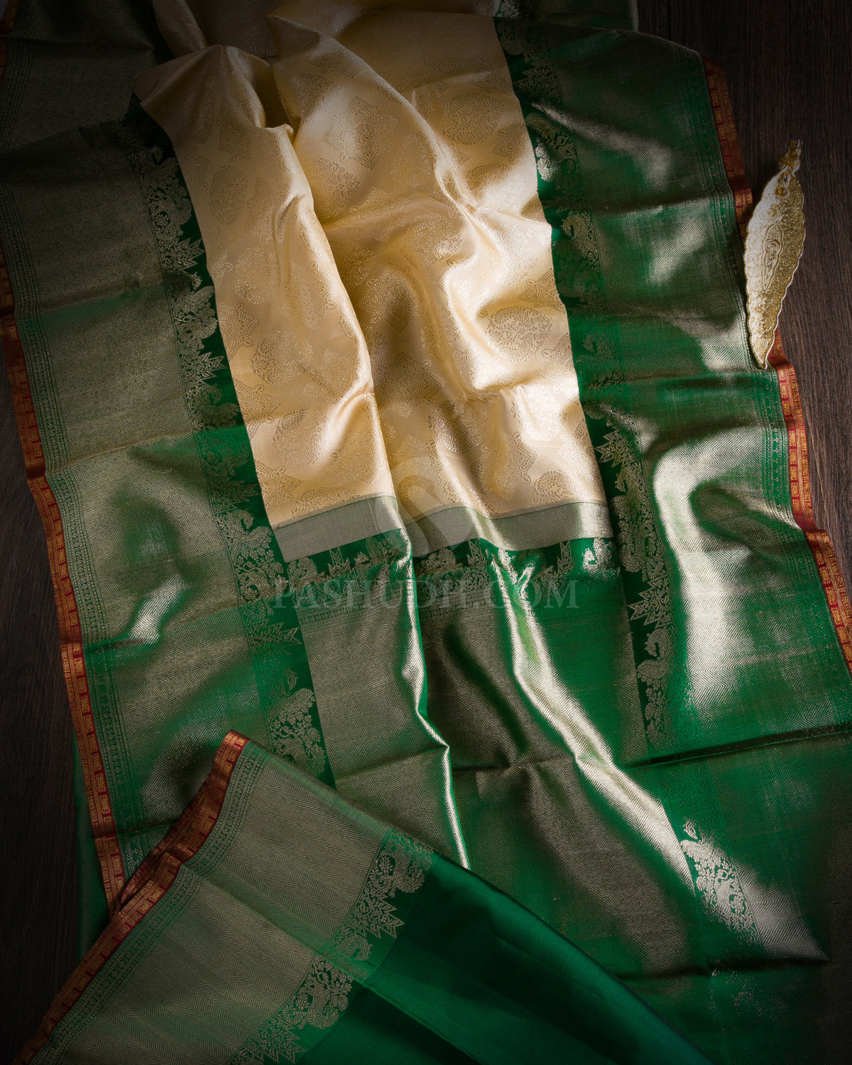 Ivory and Dark Green Kanjivaram Silk Saree - S955