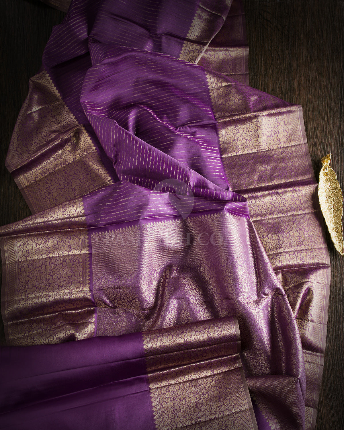 Buy SARIMANIA Self Design, Woven Kanjivaram Jacquard, Art Silk Purple Sarees  Online @ Best Price In India | Flipkart.com