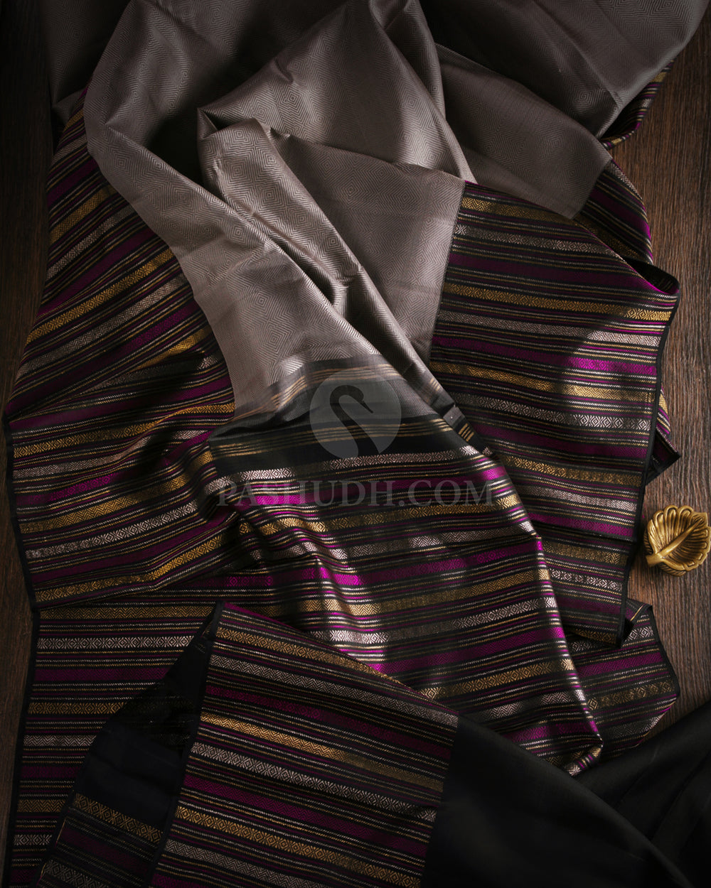 Grey Kanjivaram Silk Saree - S722 - View 2