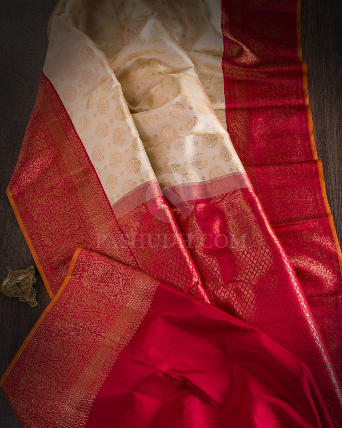 Cream & Red Kanjivaram Silk Saree - S1071(A) - View 1