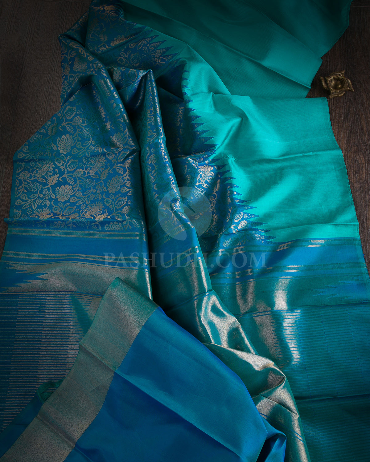 Turquoise Blue & Peacock Blue Rising Border Kanjivaram Silk Saree - S1063(A) - View 1