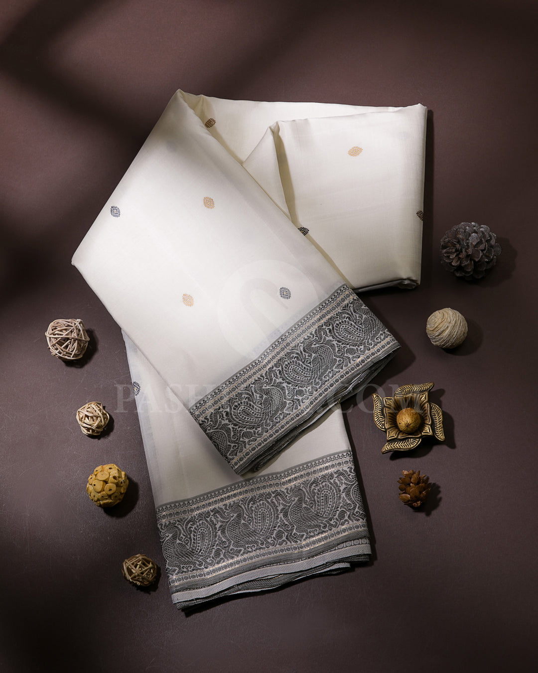Cream And Dark Grey Kanjivaram Silk Saree - S1162(A)