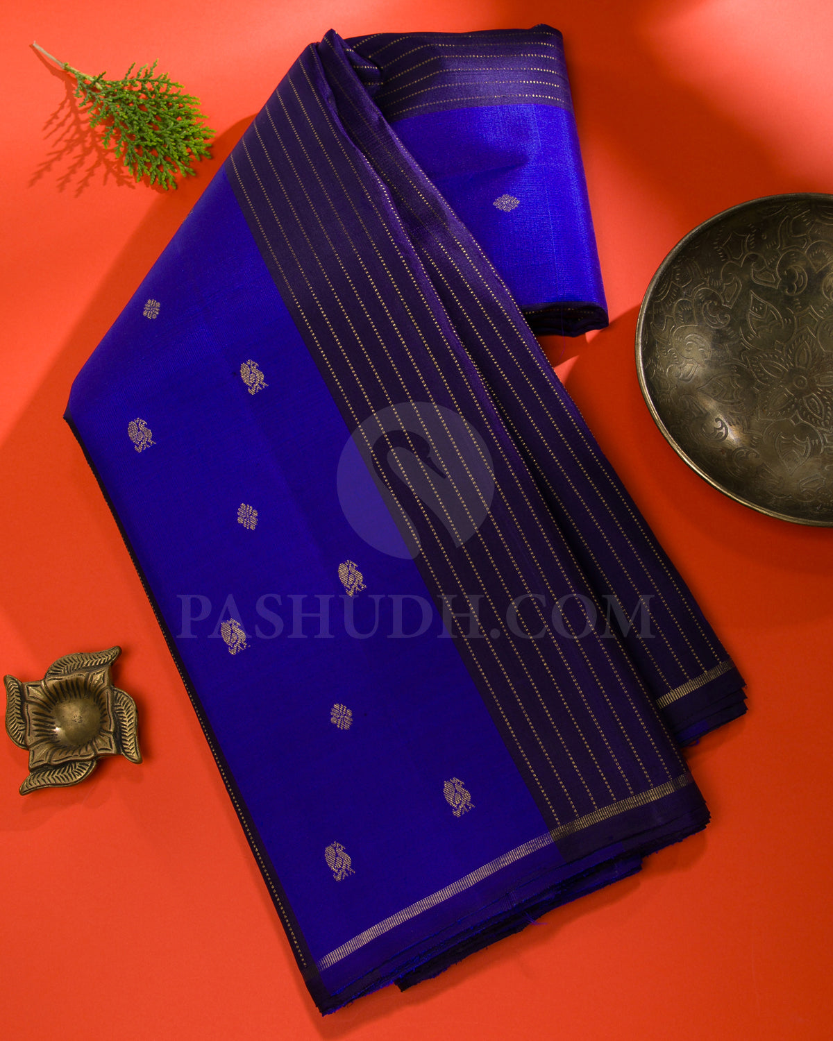 Royal Blue And Navy Blue Borderless Traditional Kanjivaram Silk Saree - K15