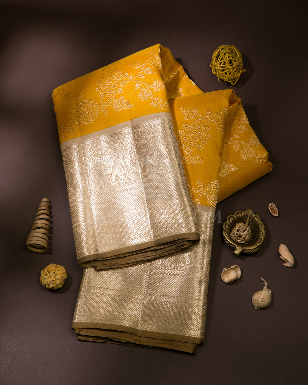 Tuscany Yellow And Beige Kanjivaram Silk Saree - S1154(A)