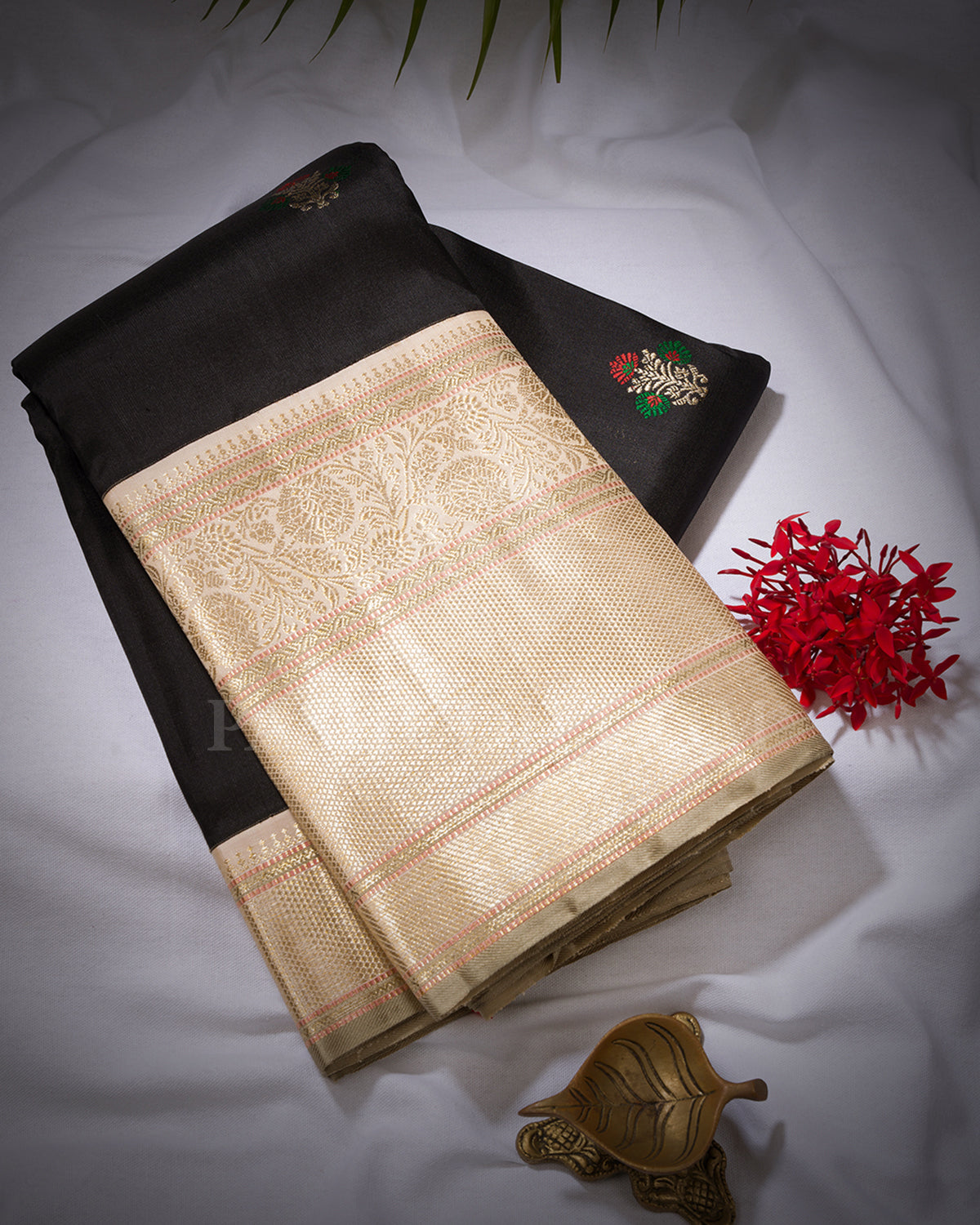 Black And Ivory Kanjivaram Silk Saree - S1375(B)