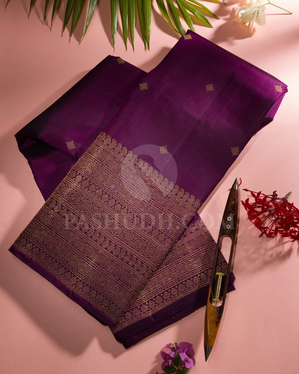 CLASSIC PURPLE & GOLD  HANDWOVEN  KANJIVARAM  SILK SAREE - RM7
